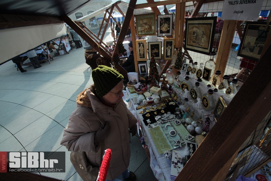 adventski_sajam_trg_ante_starce