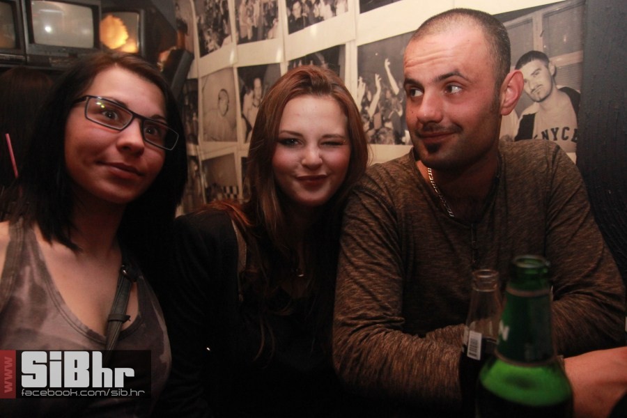 tufna0211_10 tufna0211_10