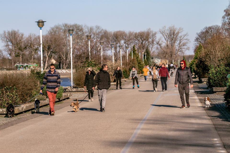Osječane korona još nije uplašila – promenada puna šetača