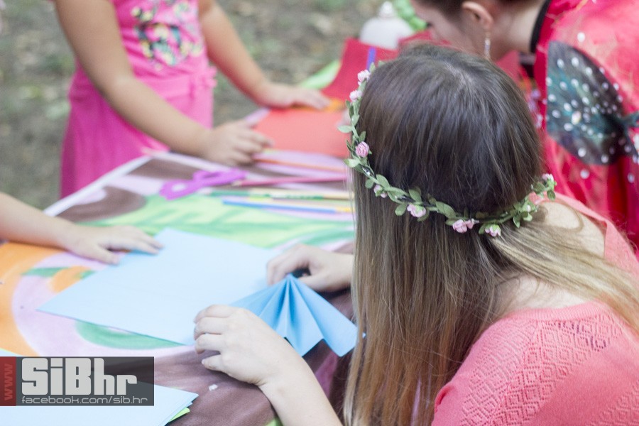 zemlja_vijenac_2015_SiBhr17