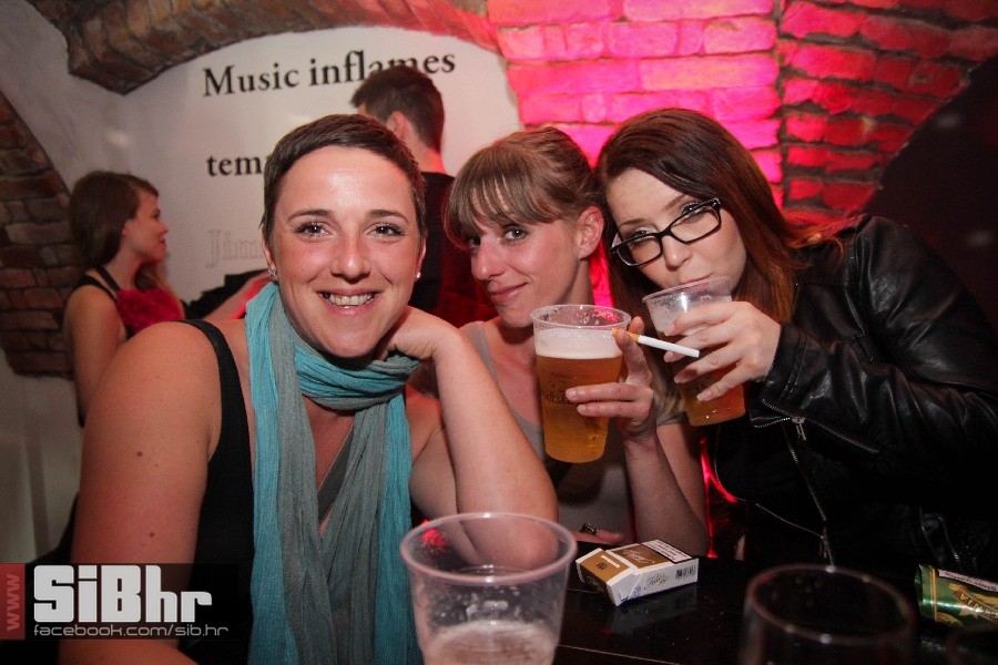 exit_1105_SiBhr_21