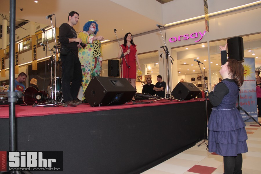 down_avenue_mall__2014_30