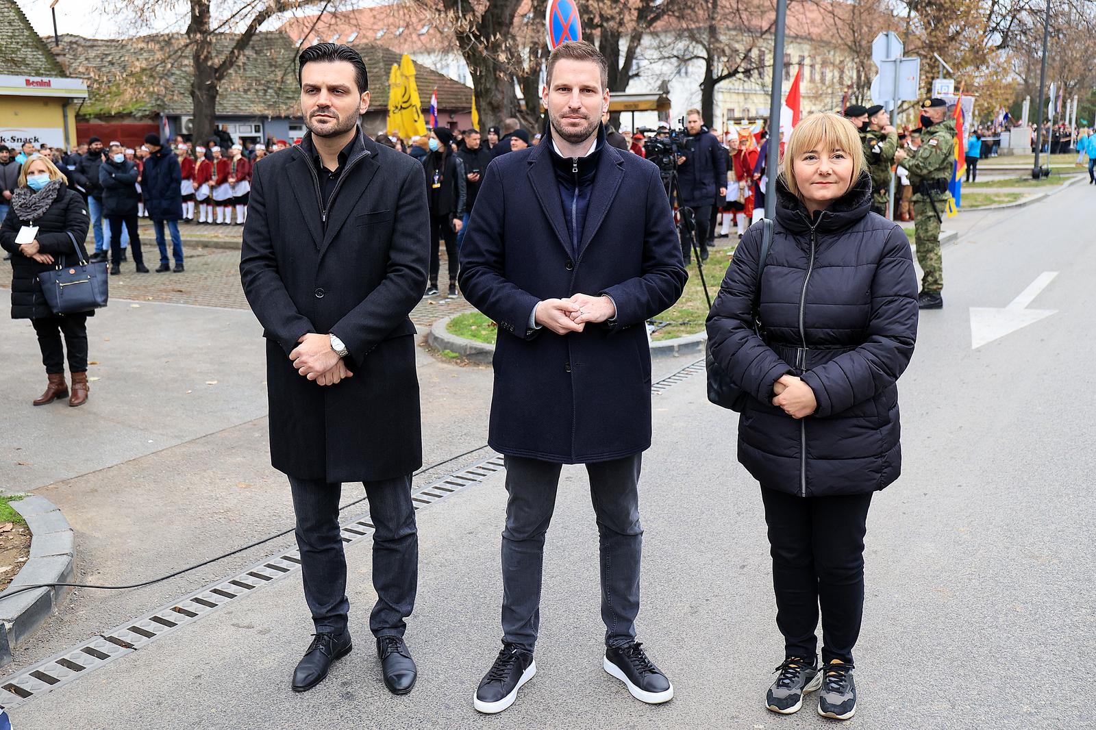 Deseci tisuća ljudi došlo u Vukovar odat počast gradu heroju