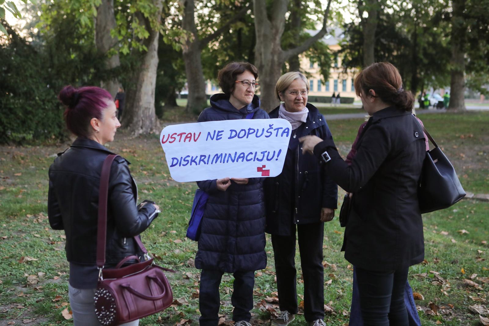 Prosvjed ispred KBC-a Osijek
