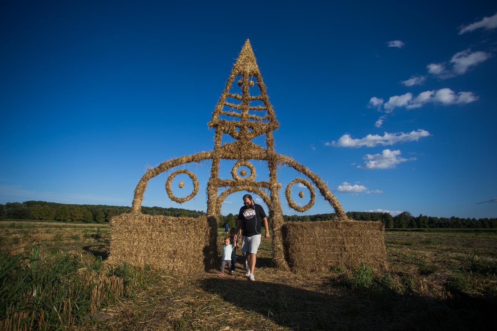 14. Slama Land Art festival 14. Slama Land Art festival