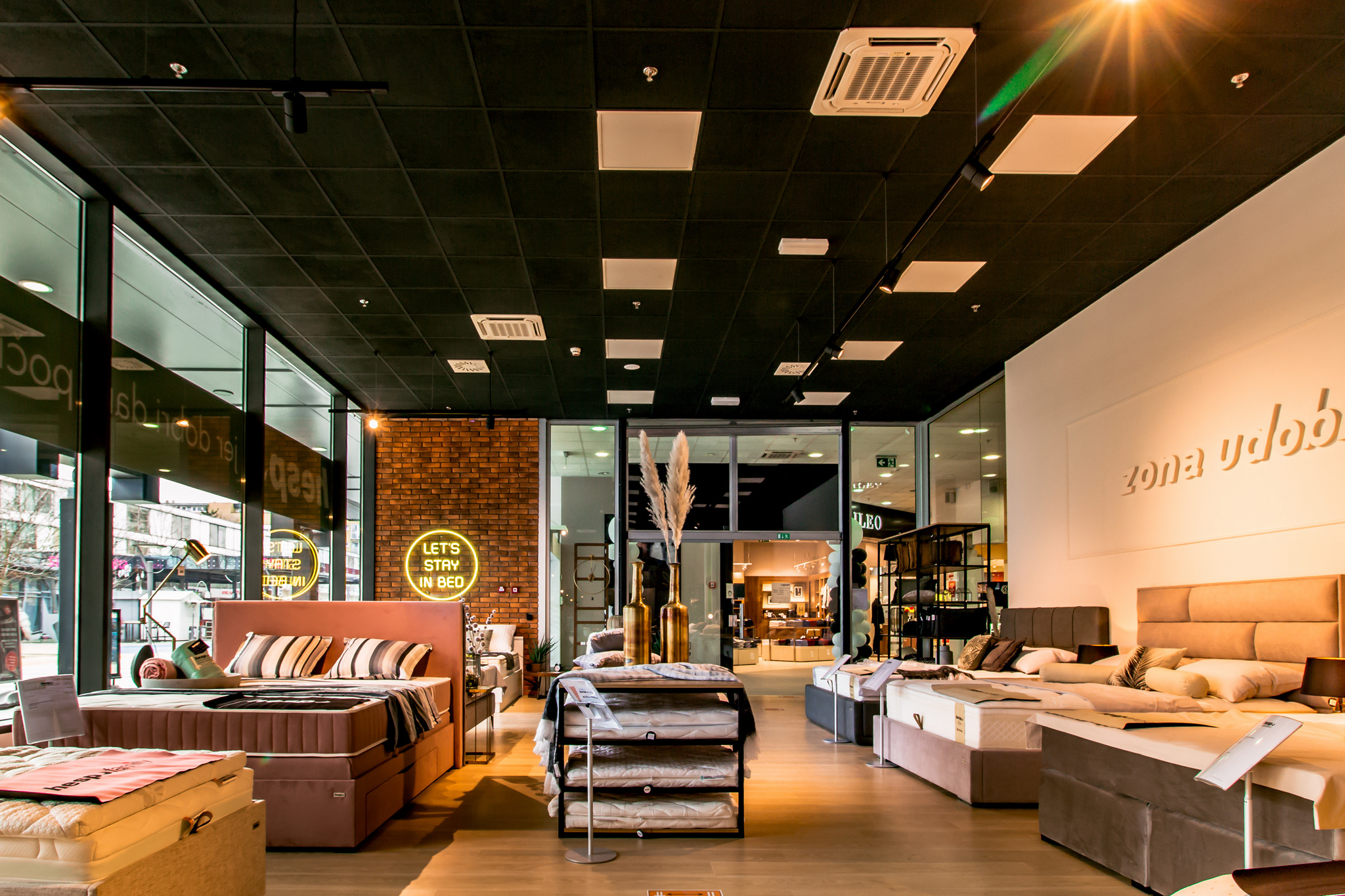 Hespo salon u Superu Hespo salon u Superu