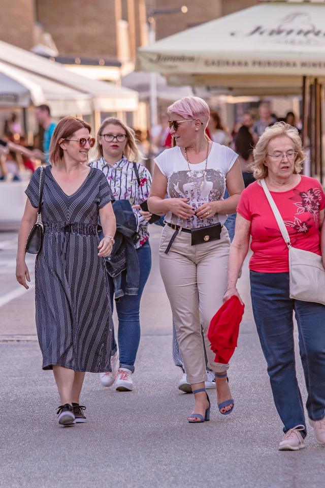 Osječani iskoristili lijepo vrijeme i neradni dan za uživanje na otvorenom
