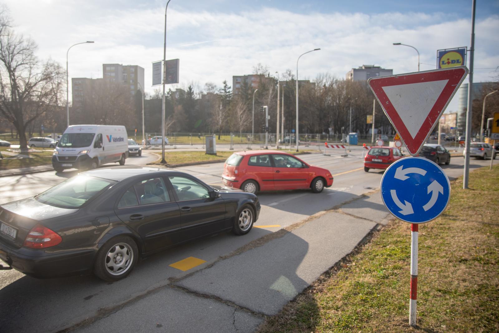 Privremeni kružni tok na križanju Trpimirove i Europske avenije