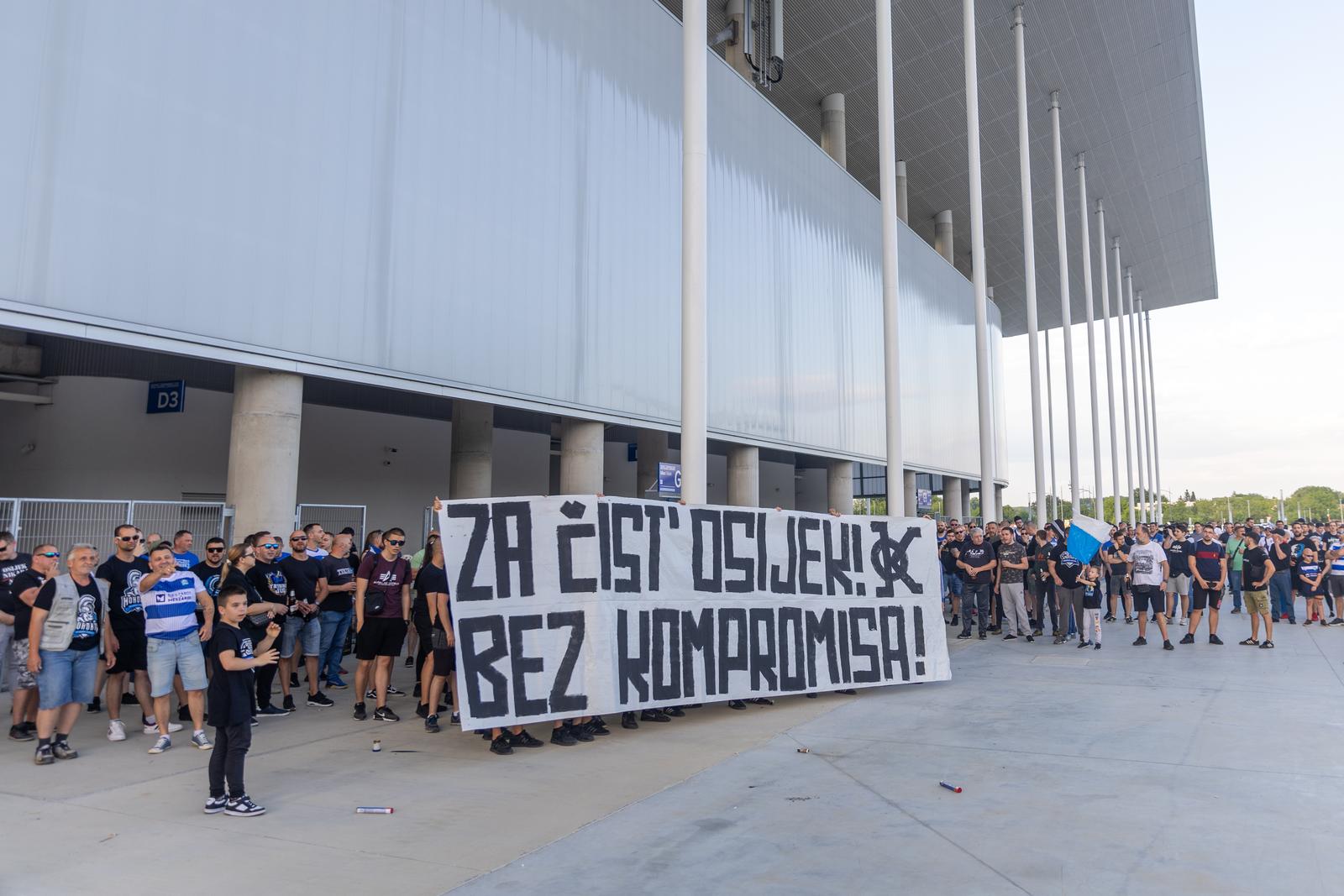 Skup podrške navijača Joseu Botu