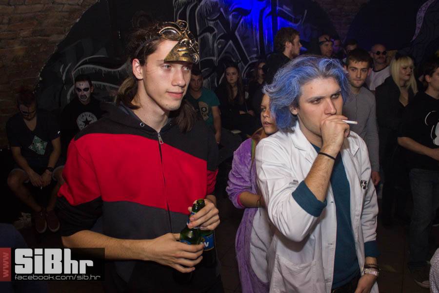 exit_halloween_6