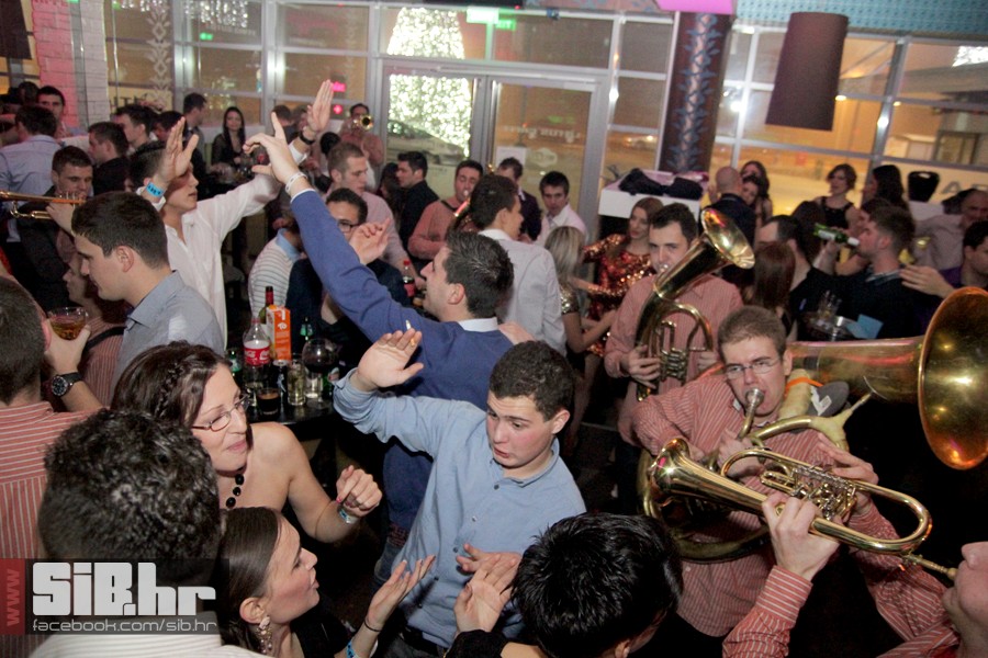 novagtrgkinolumiermediumlotus12 novagtrgkinolumiermediumlotus12