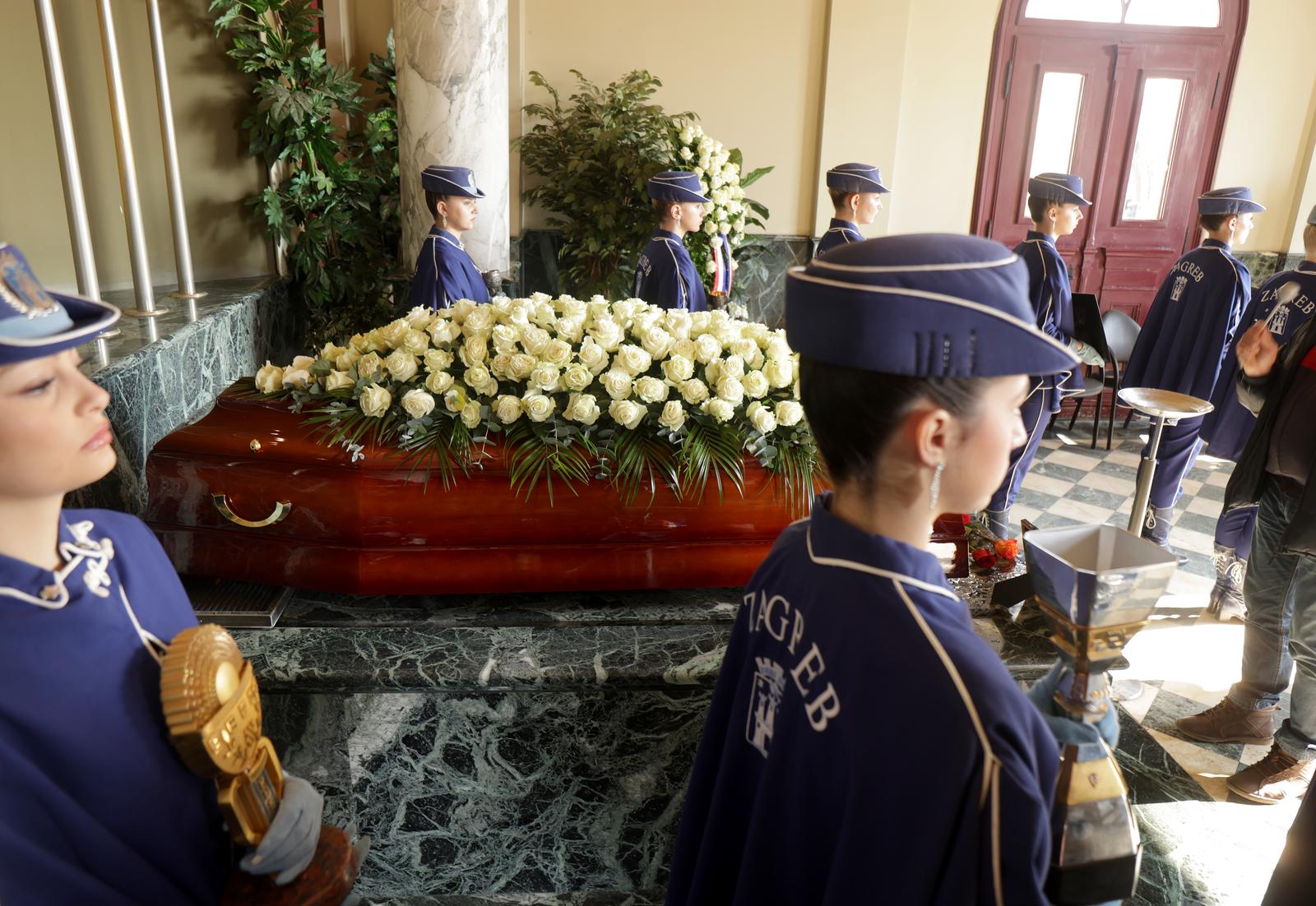 Posljednji ispraćaj Ćire na Mirogoju