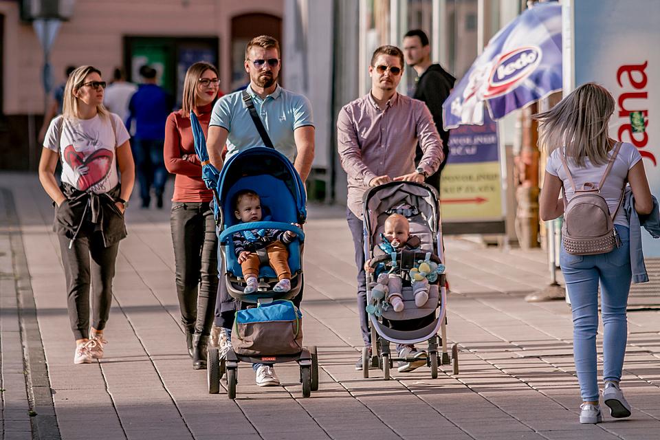 Legice i lege u nedjeljnoj šetnji Legice i lege u nedjeljnoj šetnji