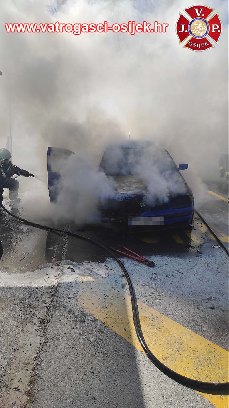 Požar automobila u Osijeku