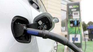 električni automobil punionica elen električni automobil punionica elen