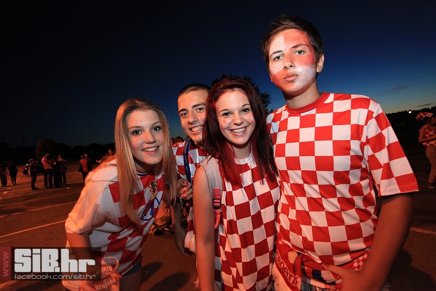 dc_party_14062012_sibhr_by_mban