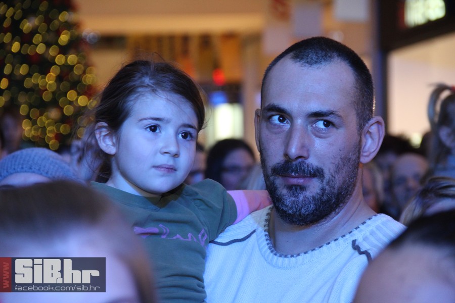 Colonia_AvenueMall_SiBhr_30 Colonia_AvenueMall_SiBhr_30