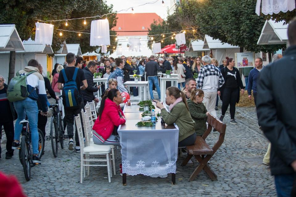 Druga večer bajkovitoh HeadOnEast festivala u Tvrđi Druga večer bajkovitoh HeadOnEast festivala u Tvrđi