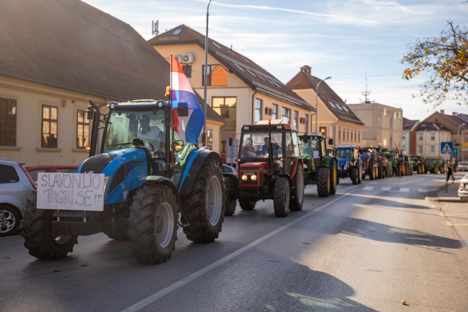 Prosvjed svinjgojaca u Vinkovcima