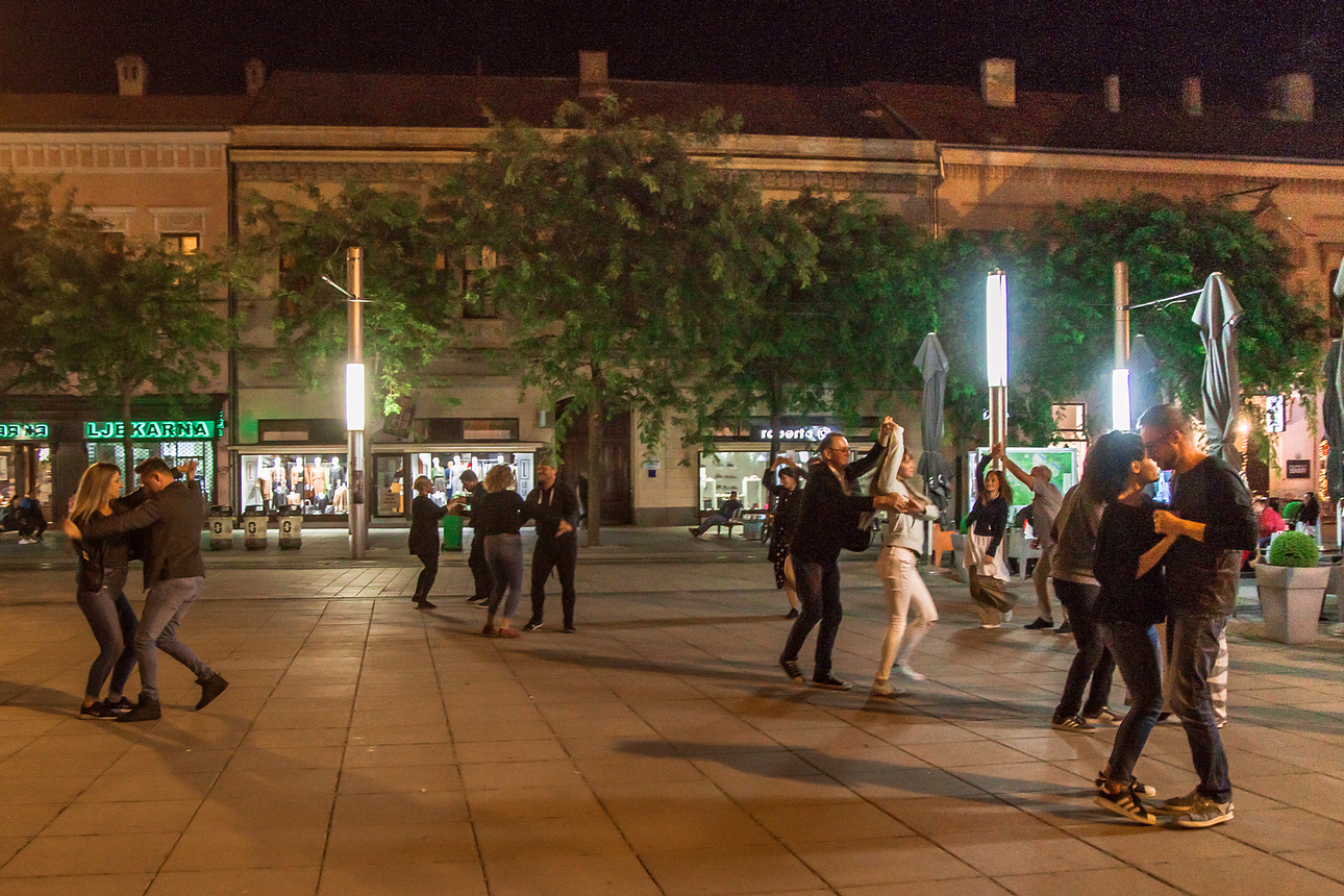Petak navečer u Osijeku Petak navečer u Osijeku