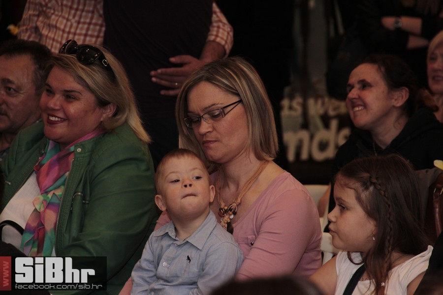 down_avenue_mall__2014_26