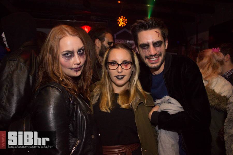 exit_halloween_12