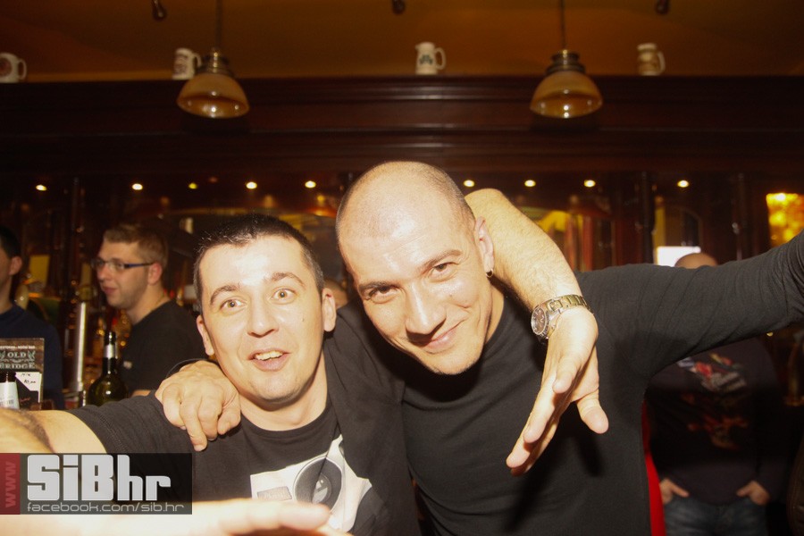 old_bridge_pub_10