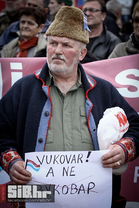 vukovar_prosvjed_protiv_cirilic