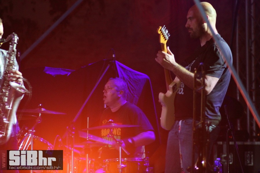 dubioza_sars_2014_zoran_bastion dubioza_sars_2014_zoran_bastion