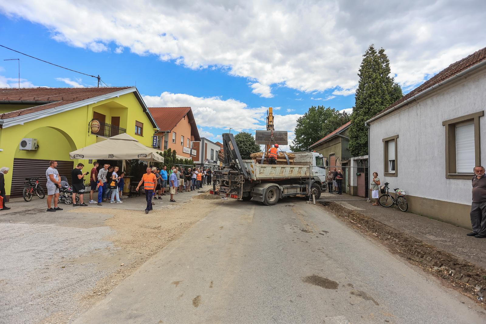 Iskopan rimski sarkofag pronađen u Vinkovcima