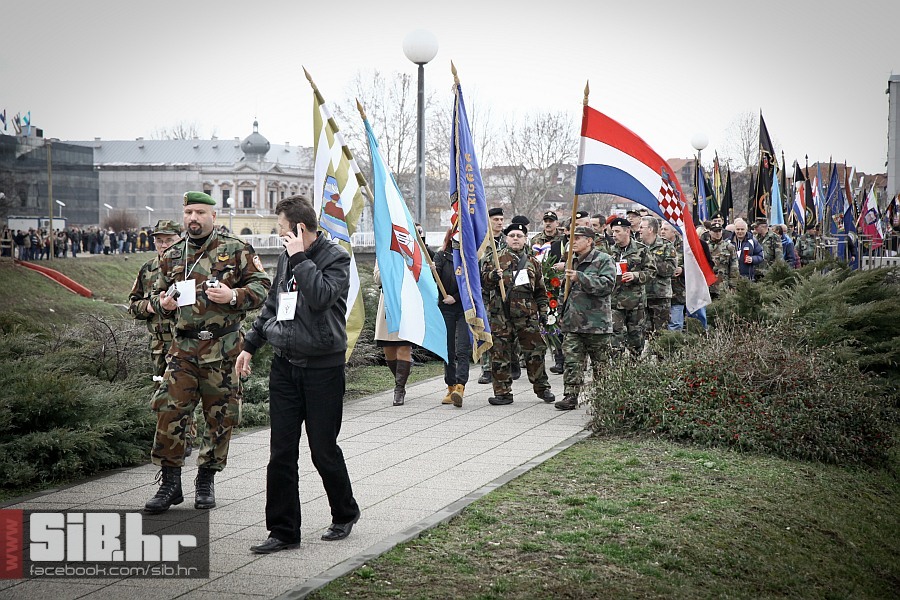 vukovar_prosvjed_protiv_cirilic