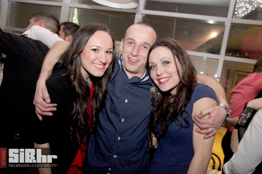 novagtrgkinolumiermediumlotus12 novagtrgkinolumiermediumlotus12