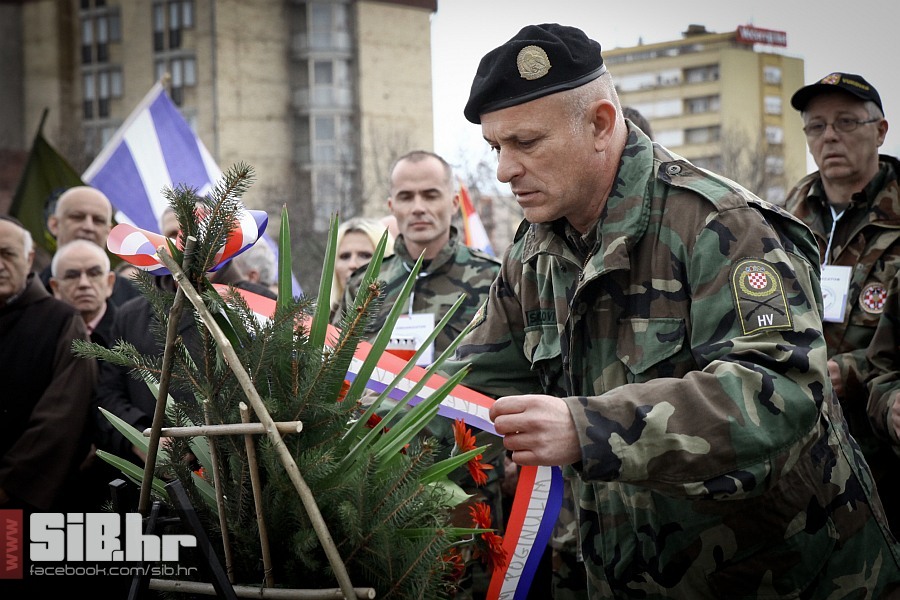 vukovar_prosvjed_protiv_cirilic