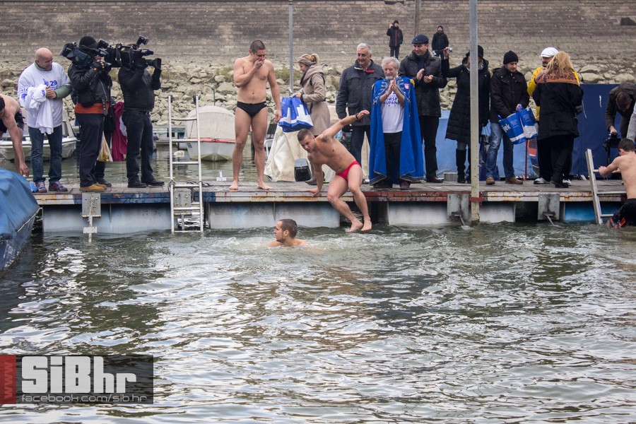 skakanje_tuljan_31122015_sibhr_