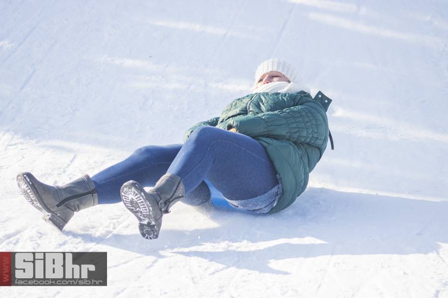 sanjkanje_drven_park_SiBhr_19