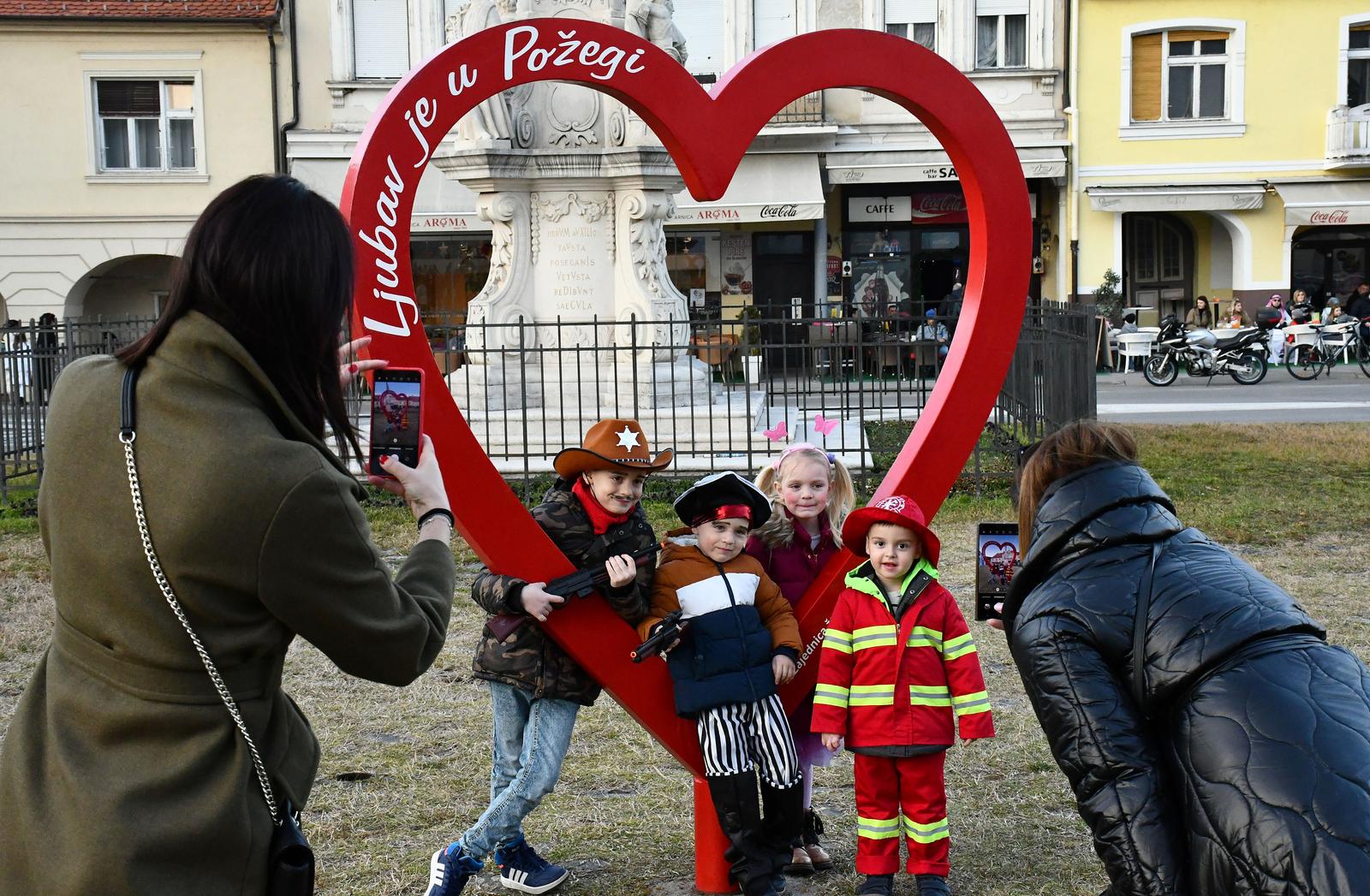 Požeski gradski maskenbal 2023.