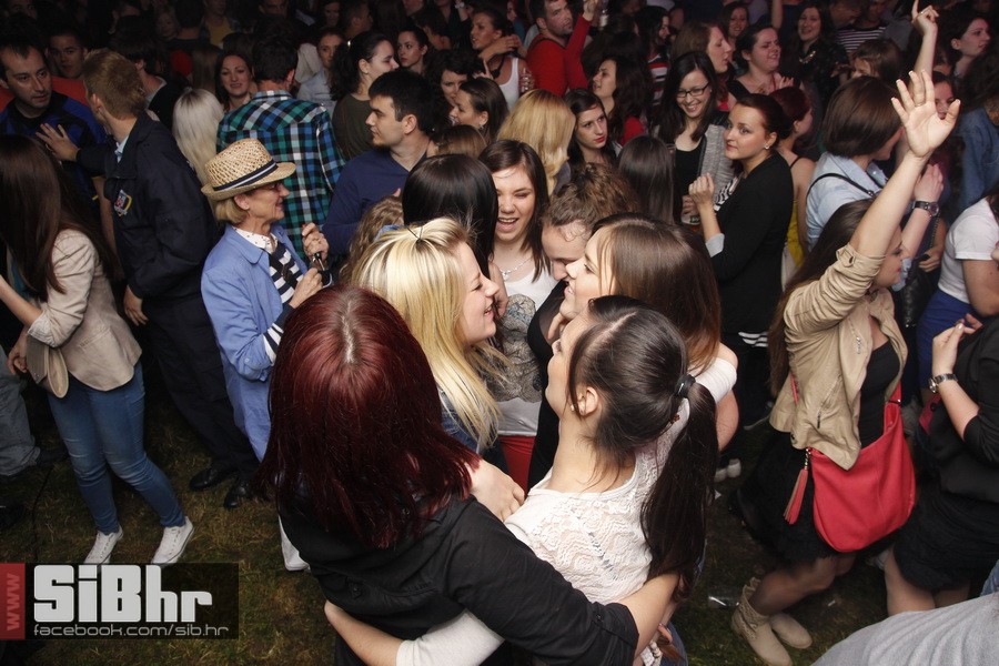 studentska_rostiljada_Mejasi_Si