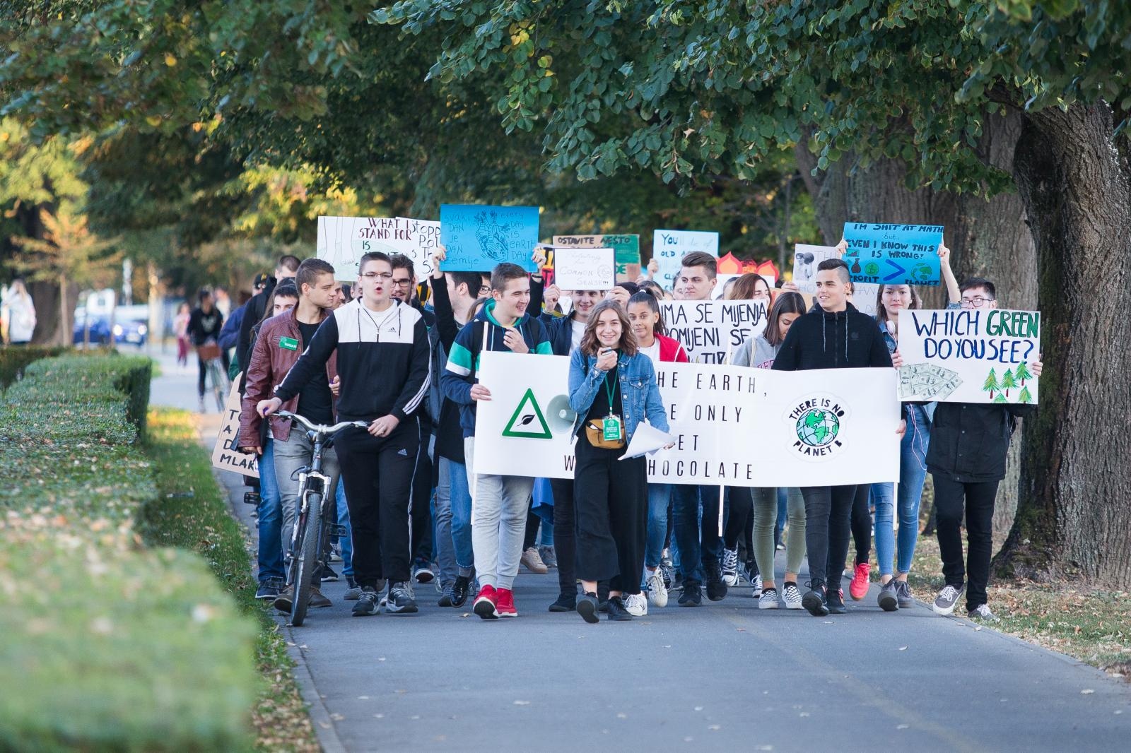 Osijek, 20.9.2019. – Prosvjed srednjoškolaca za spas klime Osijek, 20.9.2019. – Prosvjed srednjoškolaca za spas klime