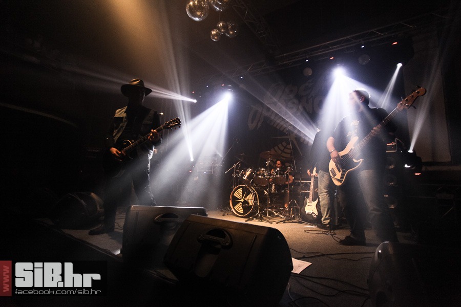 opca_opasnost_slavija_04042013_