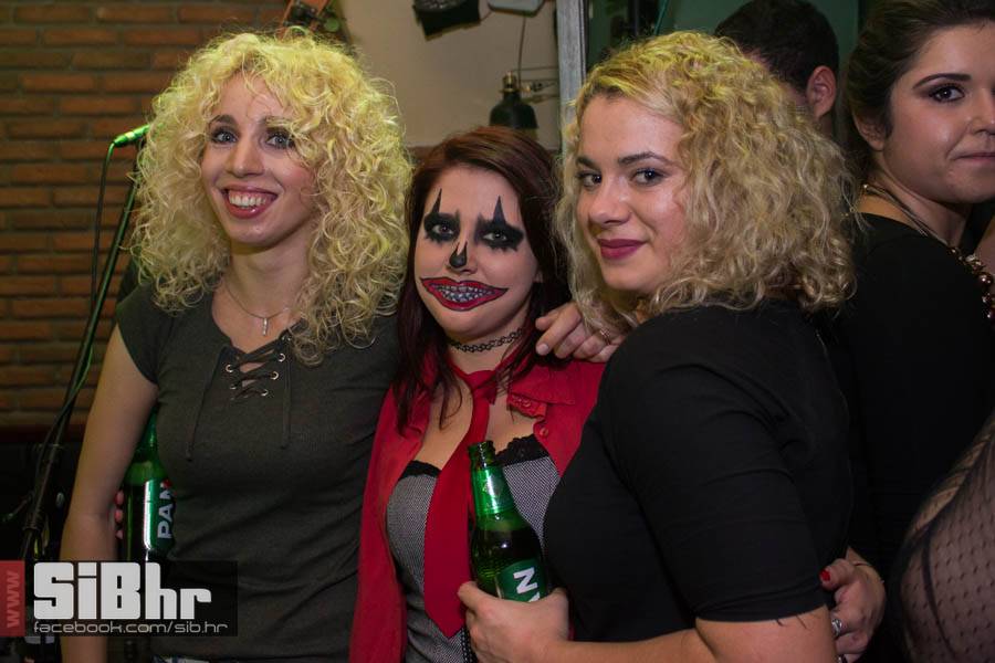 fortpub_halloween_08