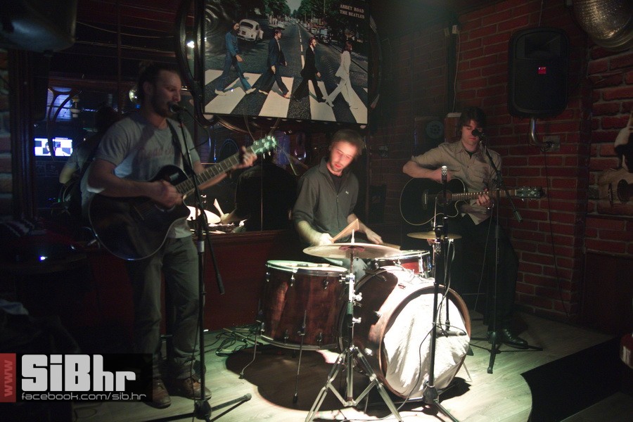 akusticna_svirka_cadillac_3