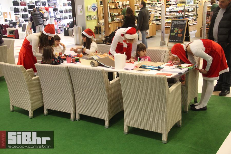 Bozic_AvenueMall_SiBhr_20 Bozic_AvenueMall_SiBhr_20