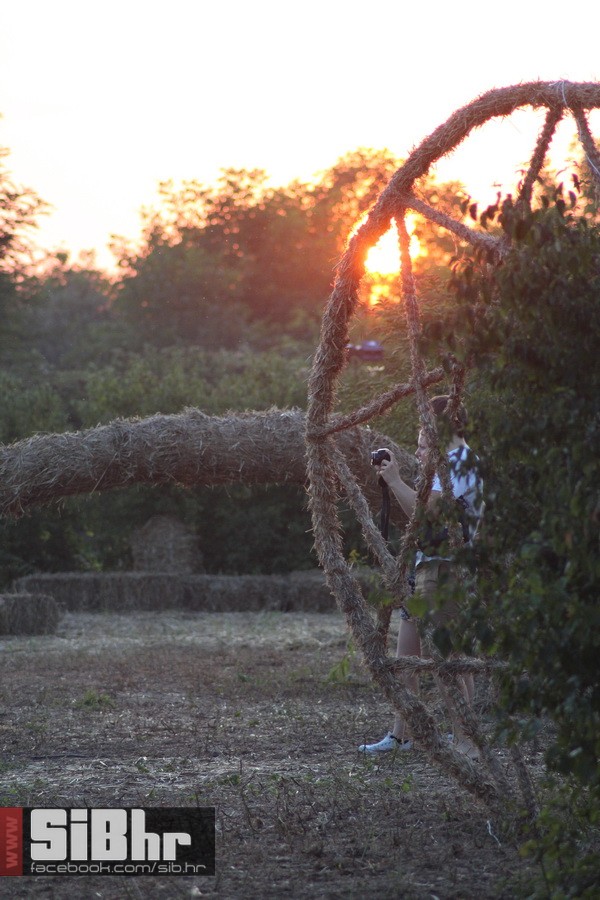 slama_dan_drugi_SiBhr_92 slama_dan_drugi_SiBhr_92