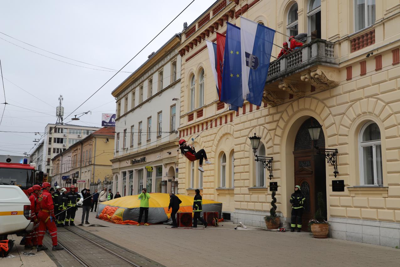 Pokazna vježba potvrdila spremnost operativnih snaga civilne zaštite OBŽ