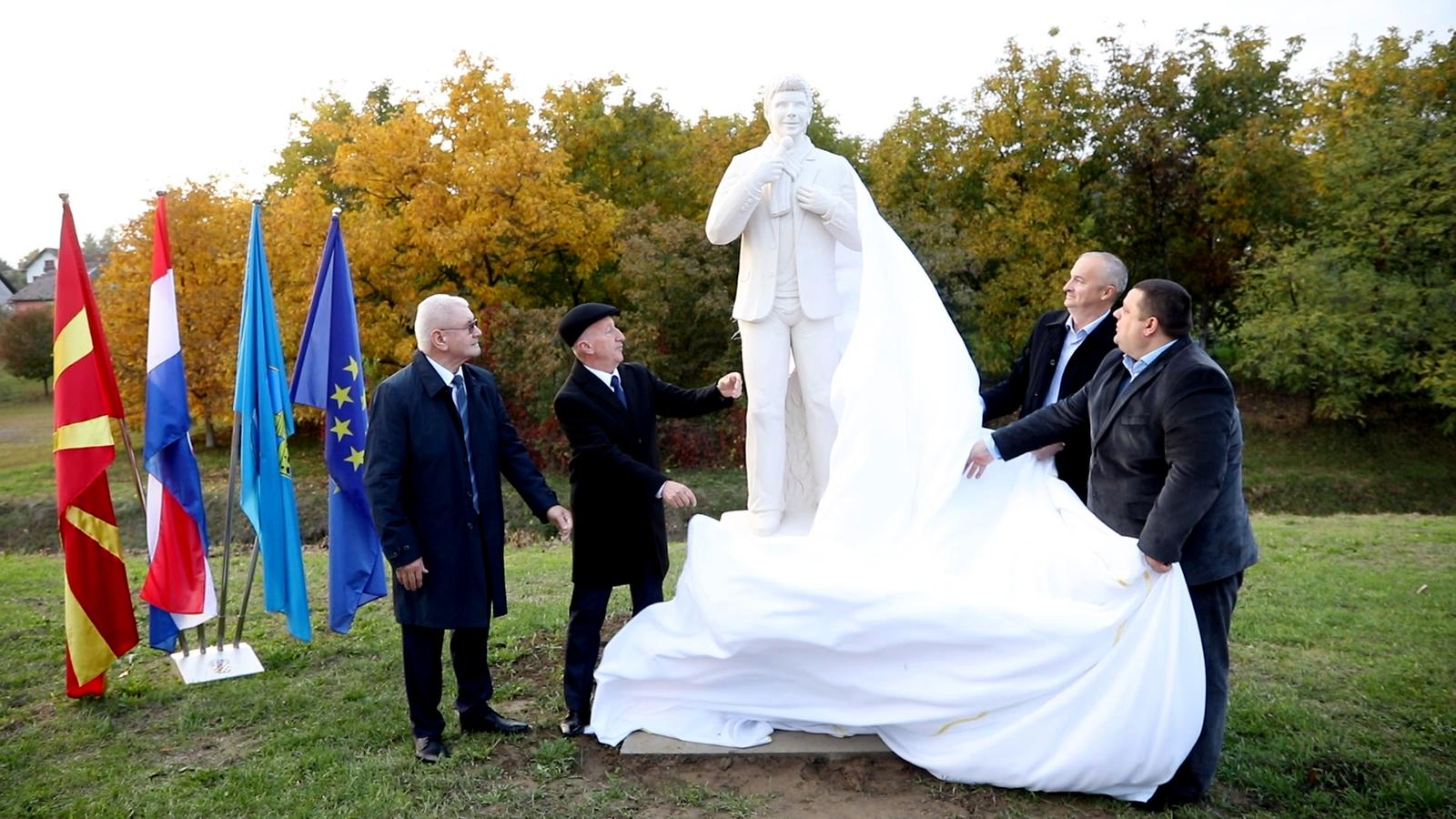 Spomenik Toši Proeskom u Novoj Gradišci
