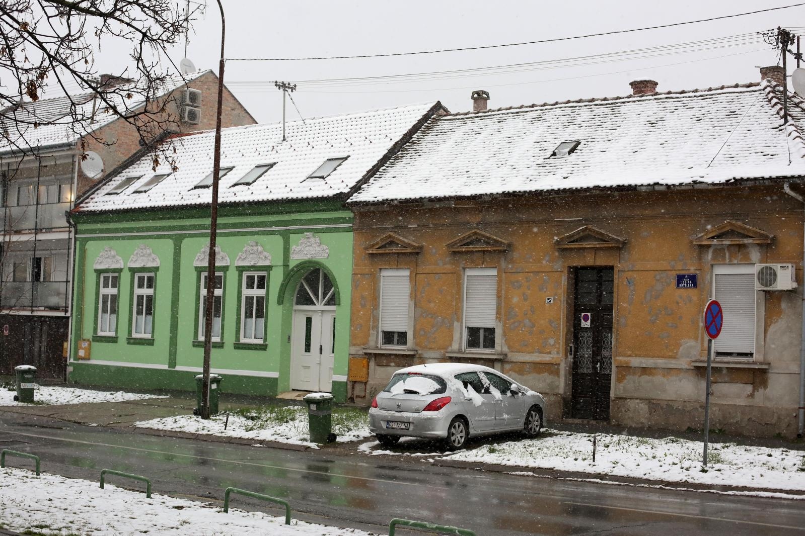 Osijek se probudio pod bijelim pokrivačem