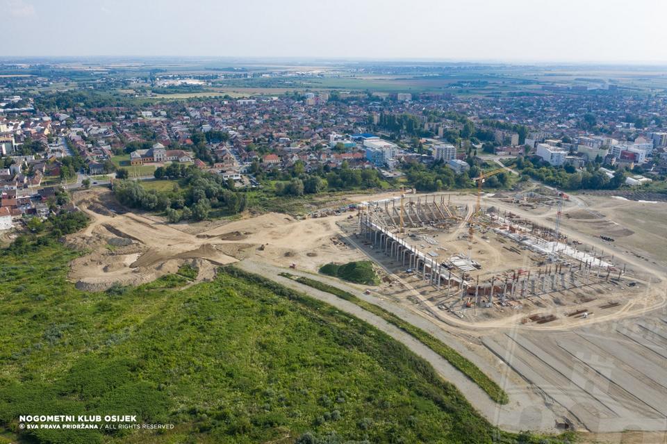 Pogled iz ptičje perspektive na gradilište novog osječkog stadiona