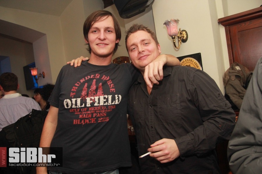 nocni_zivot_OldBridgePub_040120