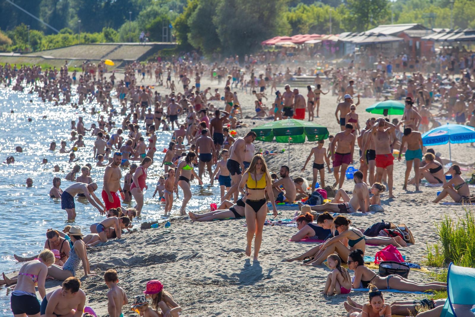 Tisuće Osječana spas od vrućina potražili na Kopiki