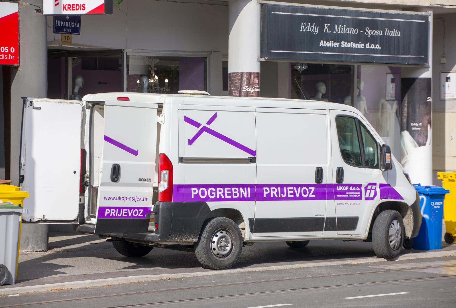 U tijeku očevid ubojstva u središtu Osijeka U tijeku očevid ubojstva u središtu Osijeka